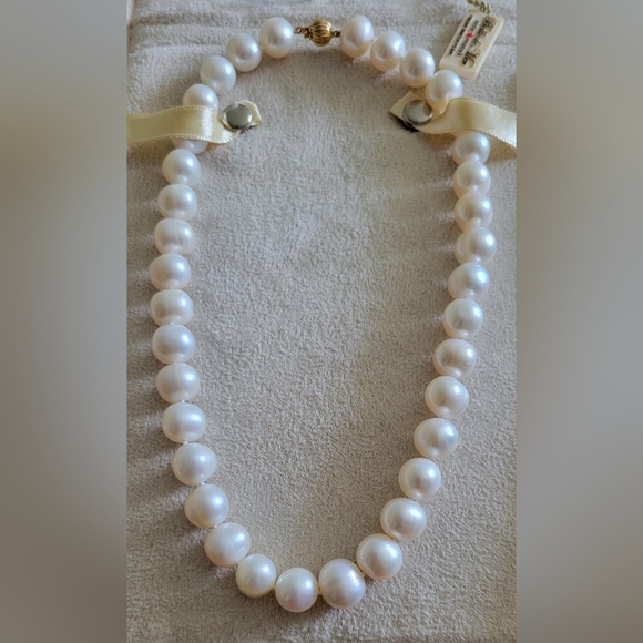Belle de Mer Opaque Cultured Pearl Strand Necklace 18" 11-13MM 14K - Picture 3 of 5